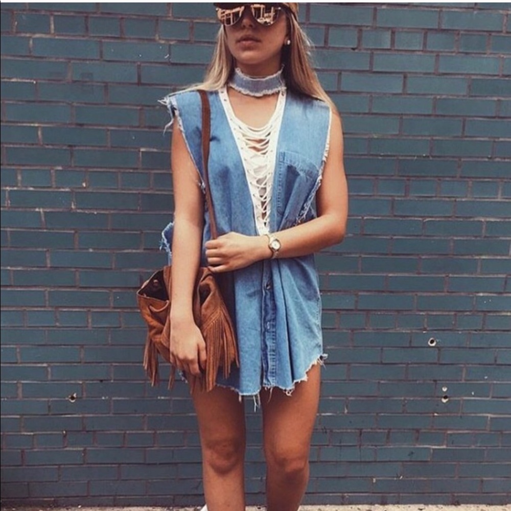 🌻 Furst of a kind lace up chambray shirt